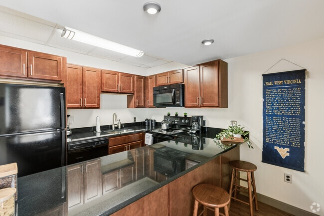 3BR, 1BA - 661SF - Kitchen - Pierpont Place