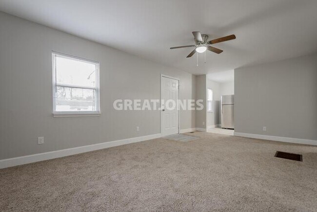 Building Photo - 4316 Mountain Dr