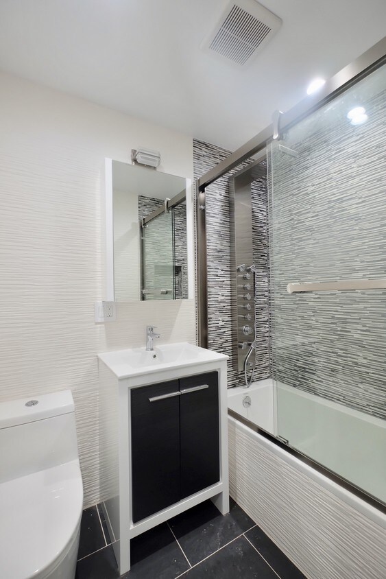 Foto principal - 65 Seaman Ave