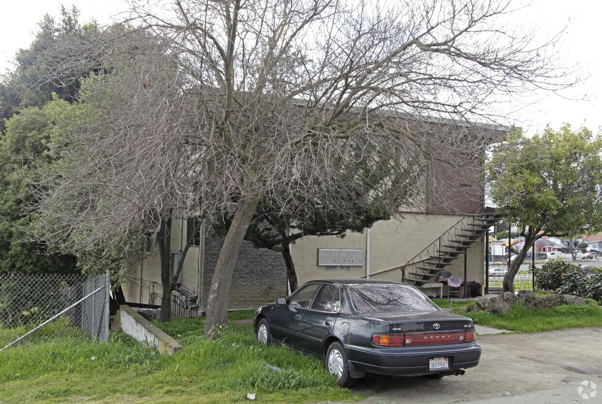 Foto del edificio - 21303 Oak St