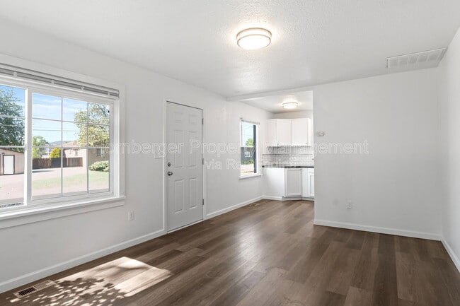 Foto del edificio - 18420 E Bow Ave