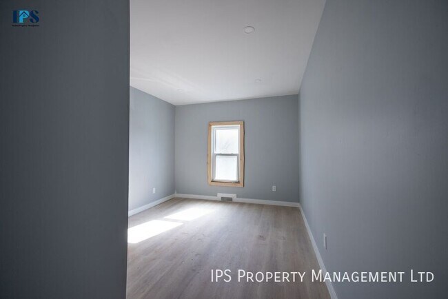 Photo du bâtiment - 2 Bed | 1 Bath - ALL UTILITIES INCLUDED