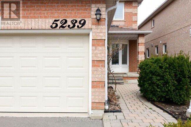 Photo du bâtiment - 5239 River Forest Ct