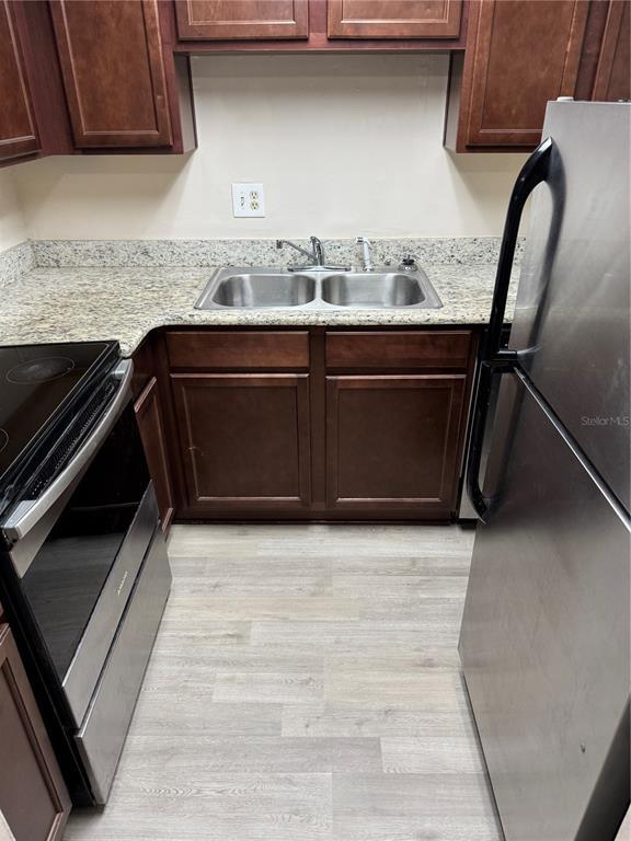 Foto del edificio - 948 N Lake Destiny Rd