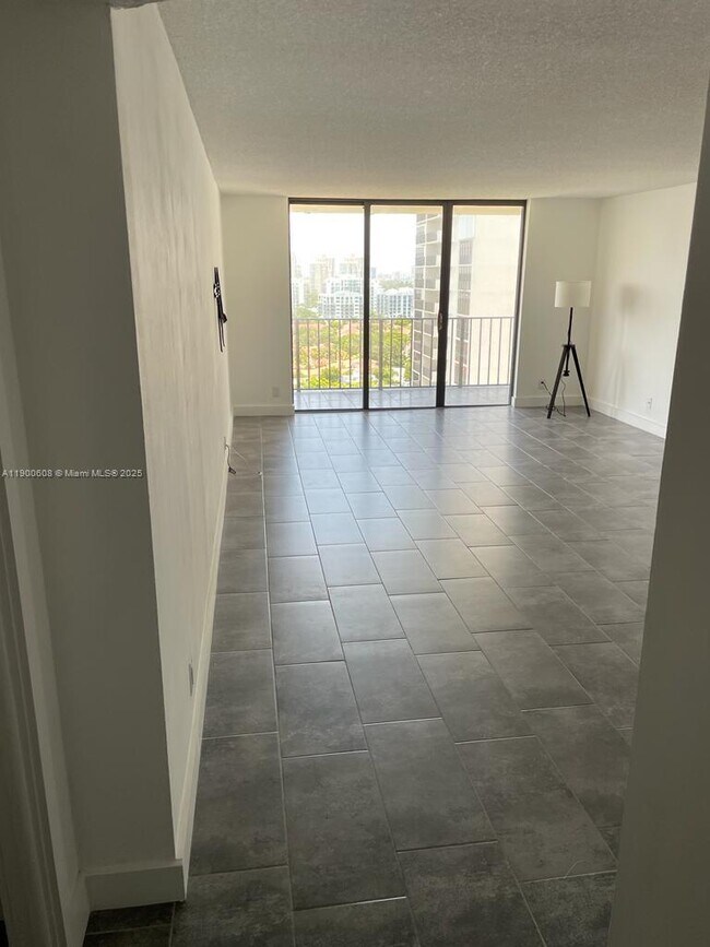 Foto del edificio - 18151 NE 31st Ct