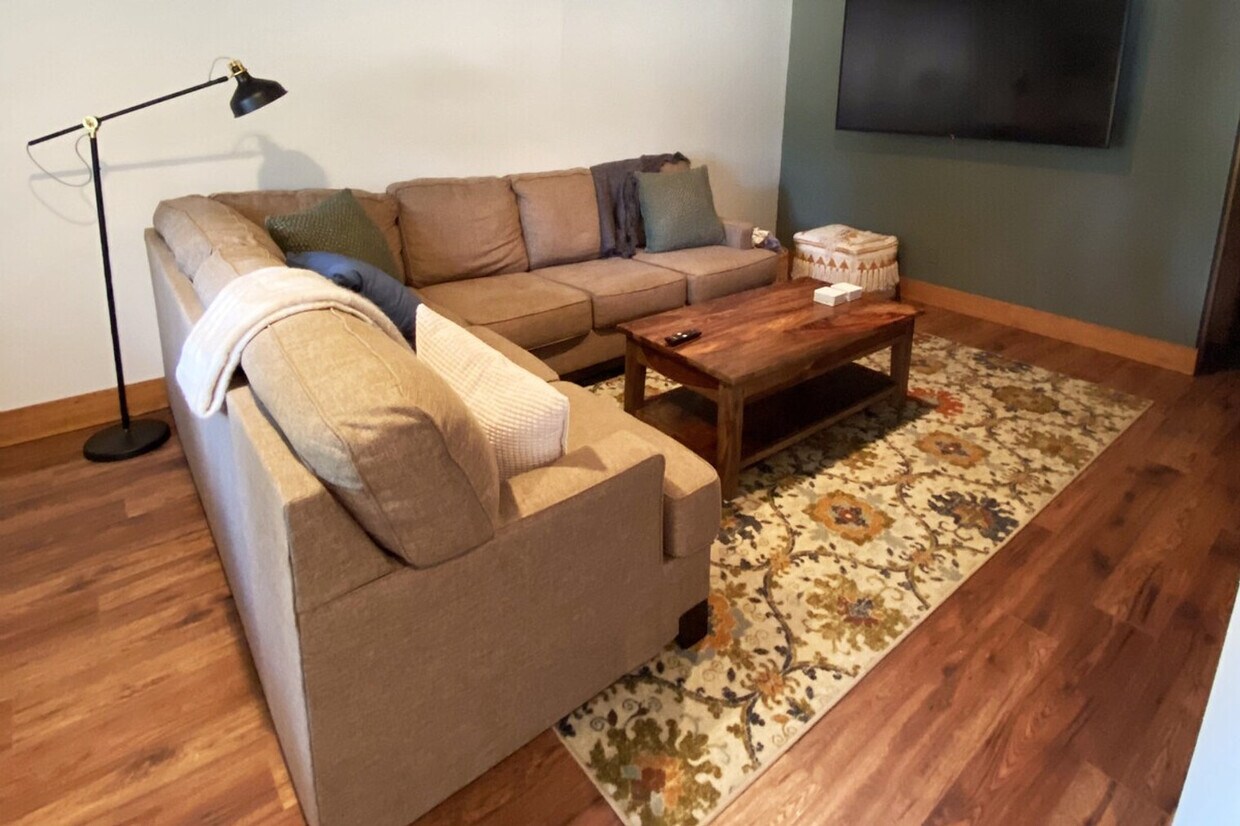 Foto principal - 2122 N Oakes St