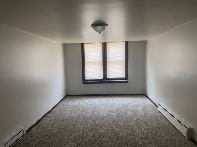 Foto del edificio - Spacious 5 bedroom house