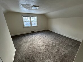 Building Photo - 1838 Spohn Ave