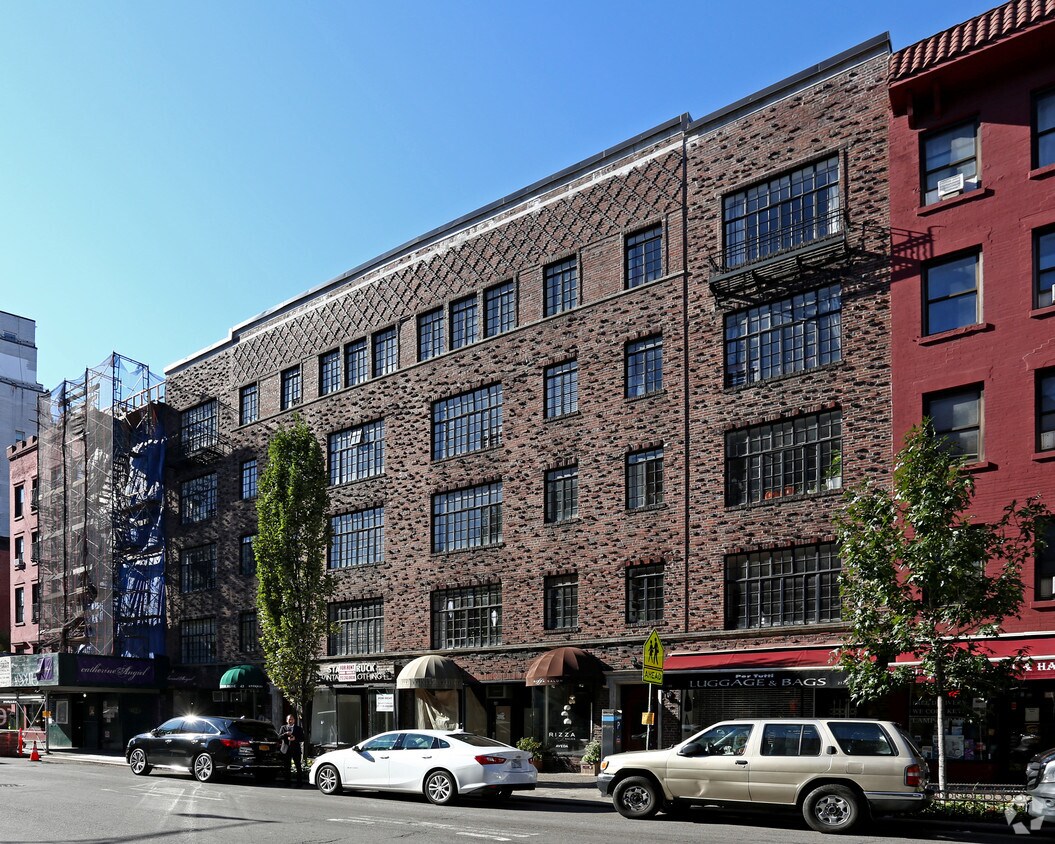Primary Photo - 47-49 Greenwich Ave