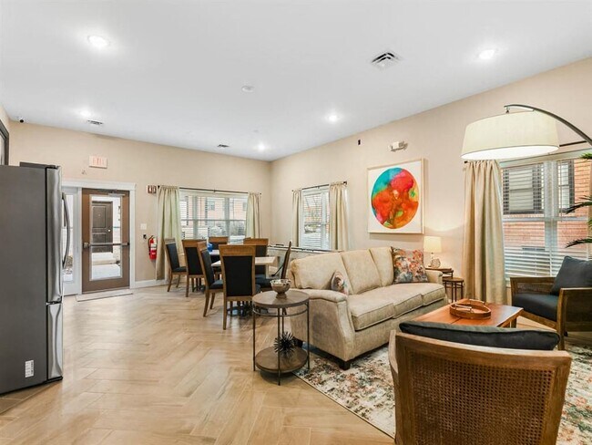 Foto del edificio - Drexel Hill Apartments