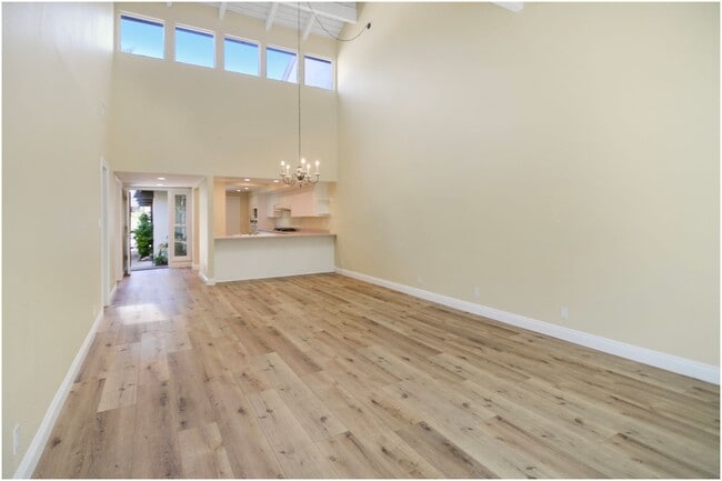 Building Photo - Beautiful single-level family home in Irvine