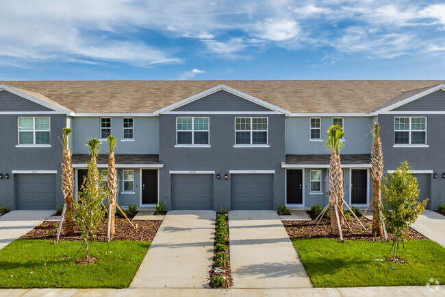 27779 York Harbor Pl Wesley Chapel, FL - Crestview at Grove West Townhomes