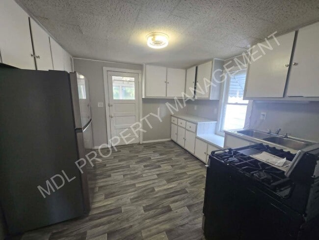 Building Photo - 2-Bedroom House in Saginaw