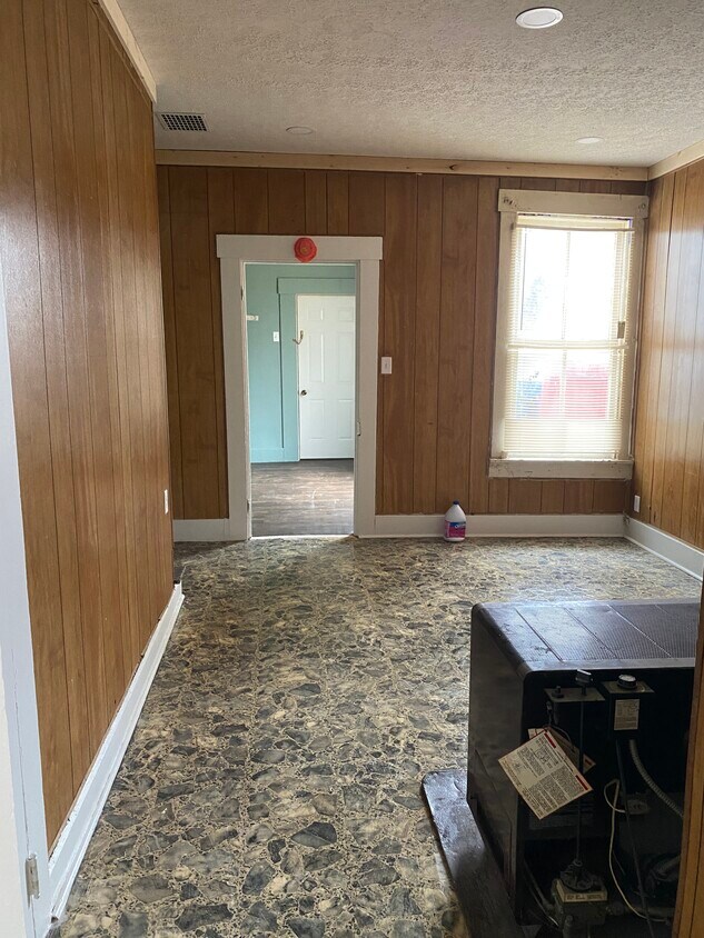 416 W 7th St Unit 1, Connersville, IN 47331 Apartments in