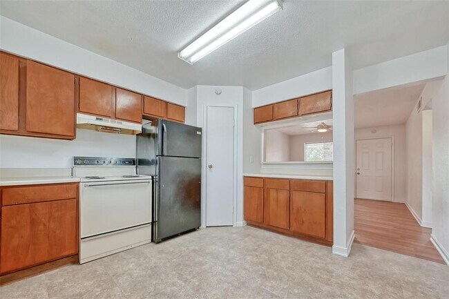 Building Photo - 9018 Grannis St