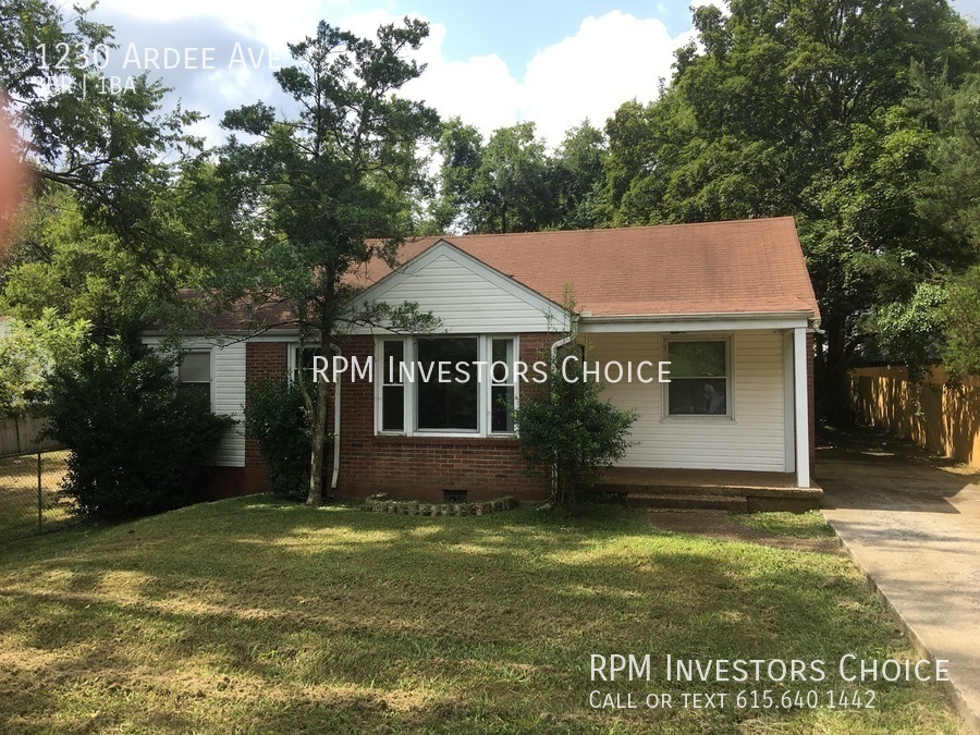 Foto principal - Classic 3 bed /1 bath E. Nashville home w/...