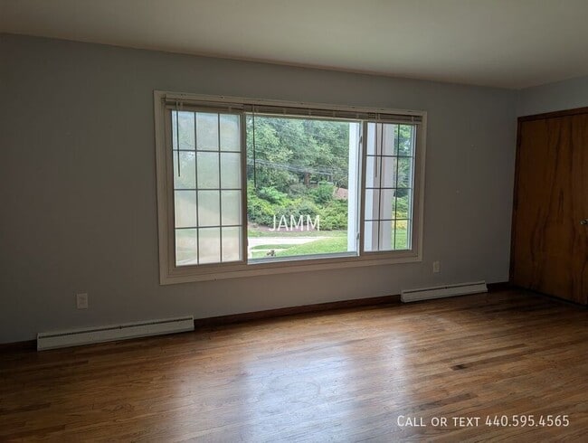 Building Photo - 8983 Highland Dr
