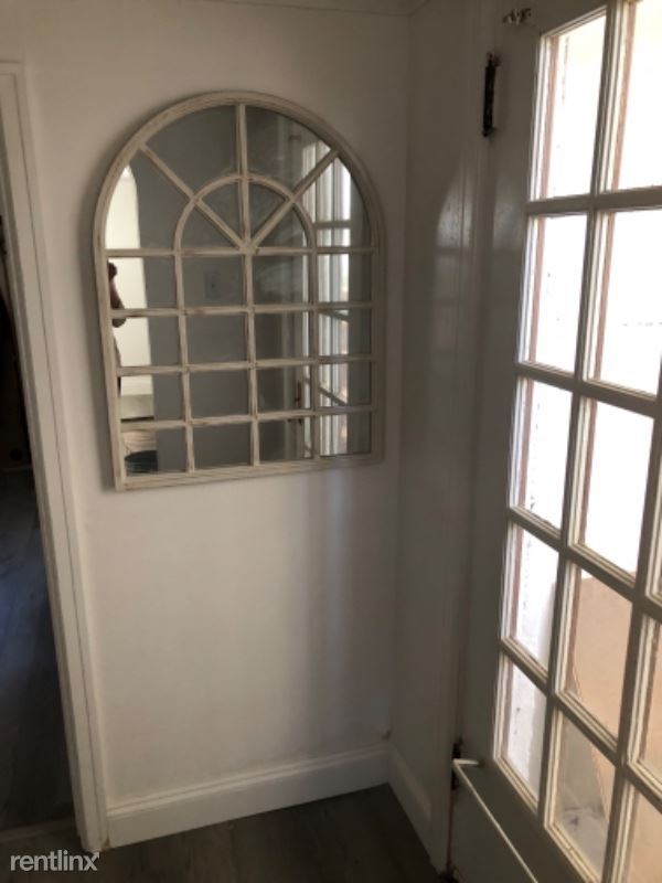 Primary Photo - 1 br, 1 bath Apartment - 1136 E 6th Ave