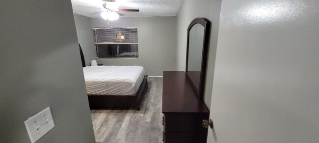 Foto del edificio - 2106 Kanawha Blvd E