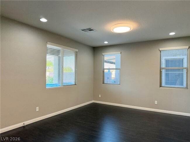 Building Photo - 130 Serpens Ave