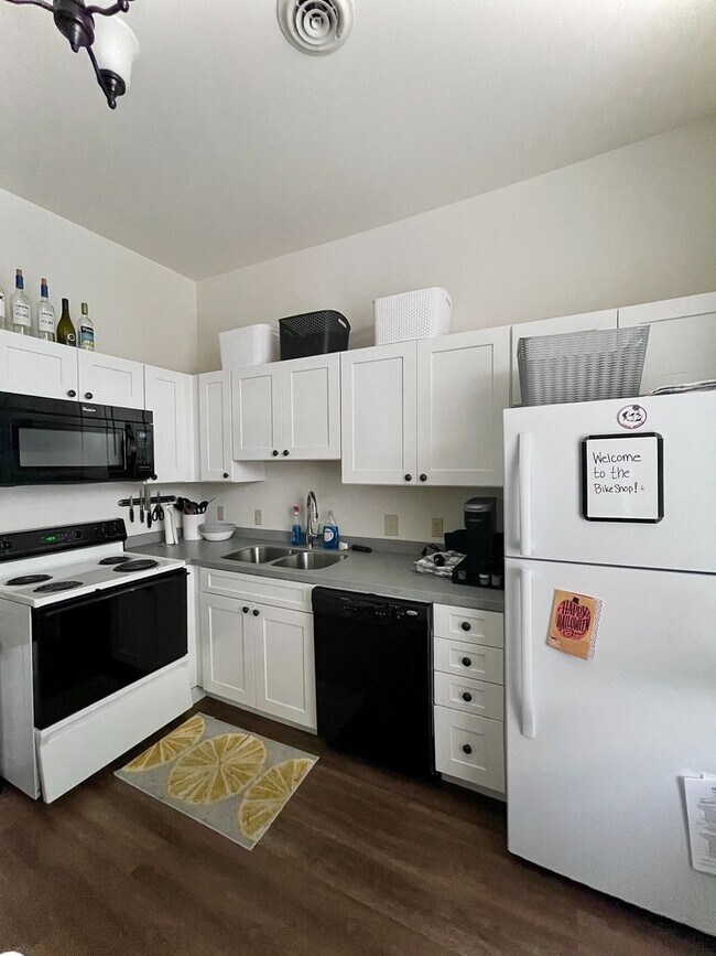Foto del edificio - Available July 2026- 2 bedroom apartment