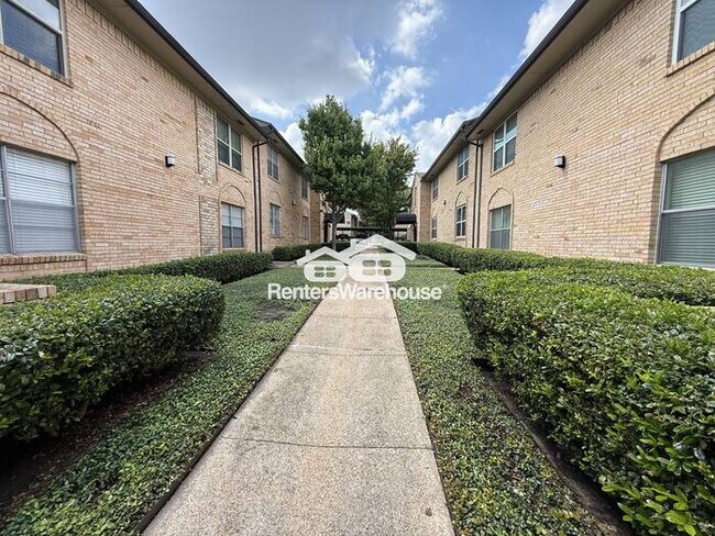 Foto del edificio - 2 Bed / 2 Bath Condo in Gated, Secluded Community – Just Steps from the Pool!