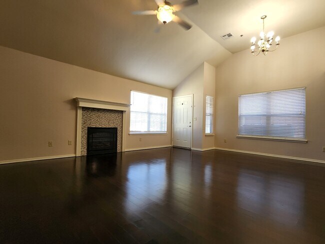 Foto del edificio - 2630 Featherstone Rd