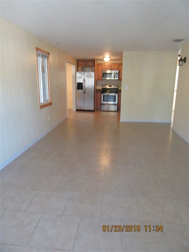 Building Photo - 85 Catalina Cir