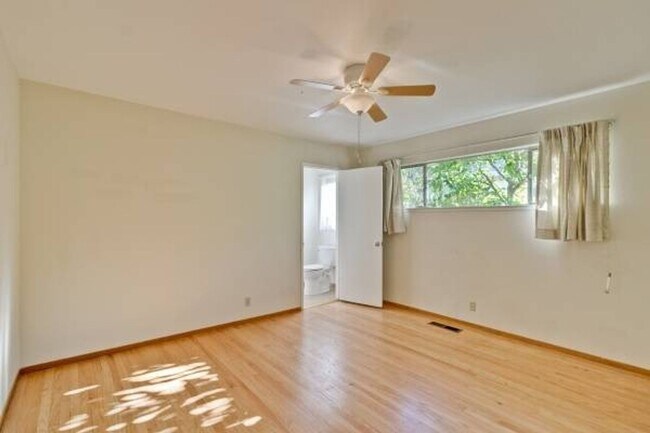 Foto del edificio - 3 Bed, 2.5 Bath Home in Wonderful Location