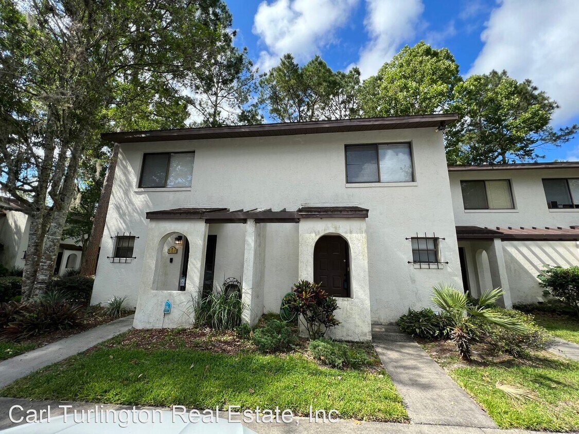 2 br, 2.5 bath House 2635 SW 35th Place House for Rent in