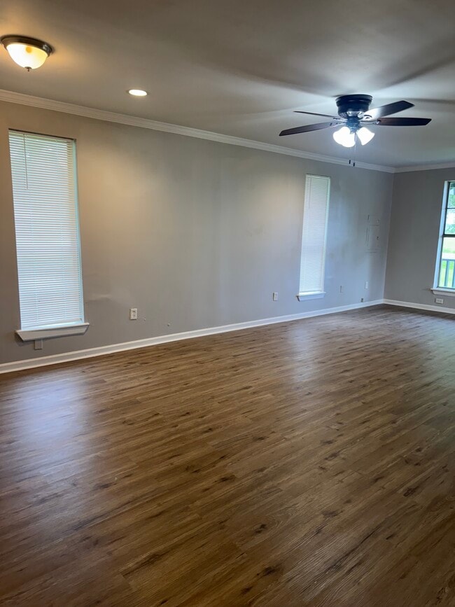 Living Room - 58430 Barrow St