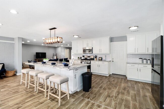 Foto del edificio - 4722 Northrup Dr