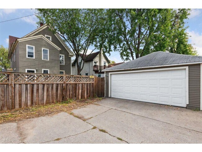 Optional Garage - 3116 17th Ave S