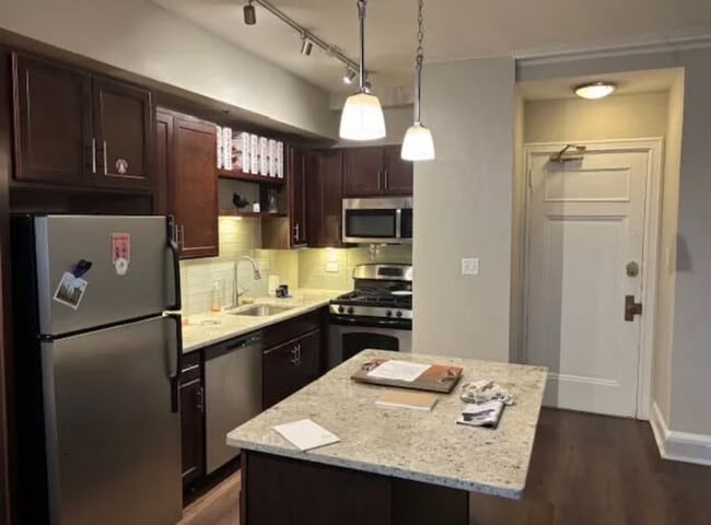 Foto del edificio - 3170 N Sheridan Rd