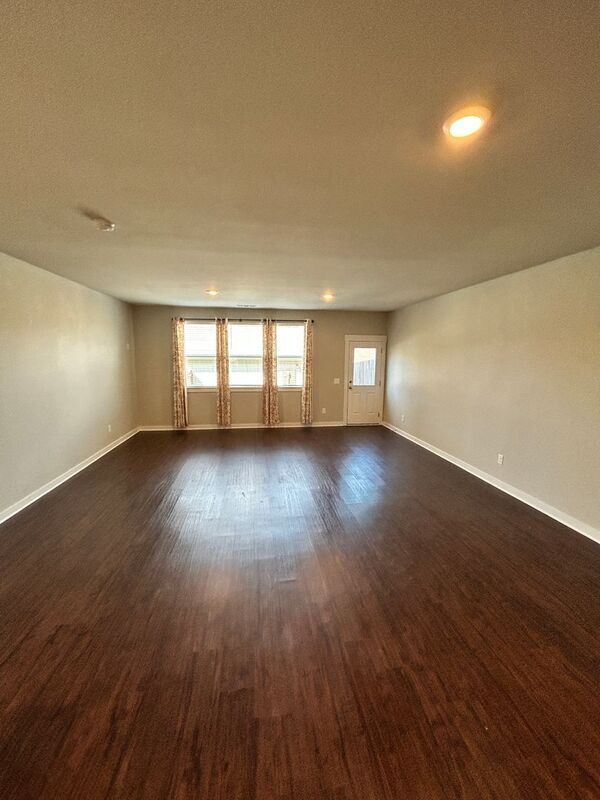 Foto del edificio - 1073 Henley Ln