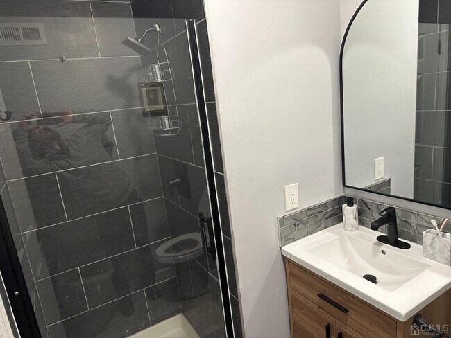 Foto del edificio - 4319 Birchwood Ct