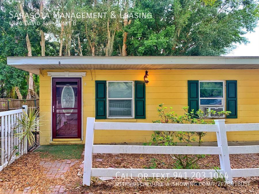2 Bedroom 1 Bath Half Duplex near Downtown... Room for Rent in
