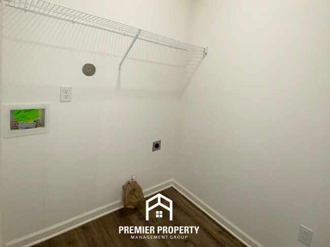 Foto del edificio - Modern 4BR/2BA Millington Home | Gourmet Island Kitchen & Luxury Primary Suite