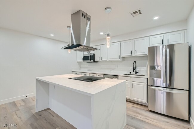 Foto del edificio - 4330 Sandy River Dr