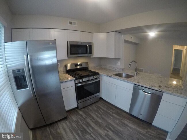 Building Photo - 601A Sedgefield Dr
