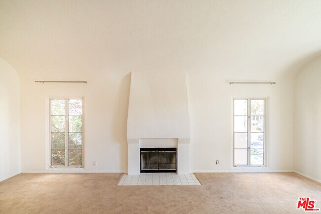 Foto del edificio - 441 S Bedford Dr