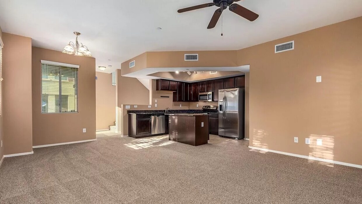 Foto principal - 900 S 94th St
