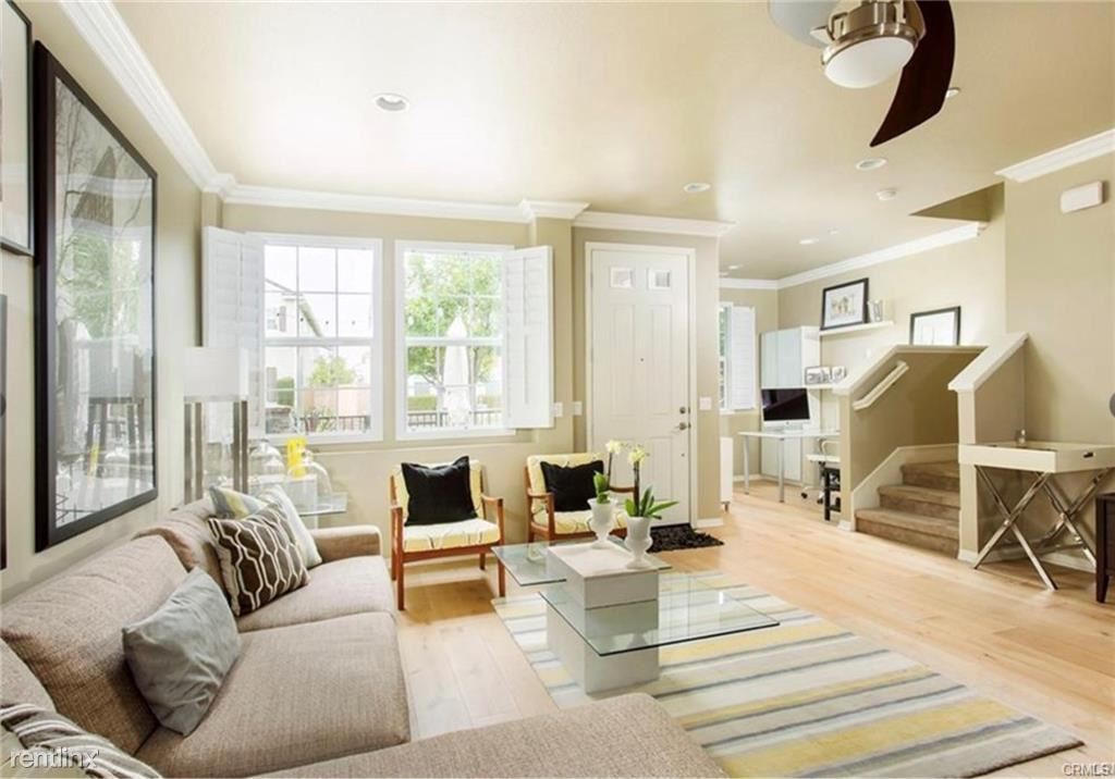 3 br, 2.5 bath Condo 1404 St Condo for Rent in Tustin, CA