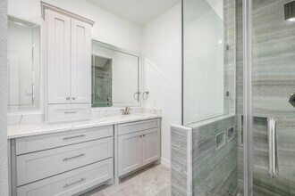 Building Photo - 7711 Antoine Dr
