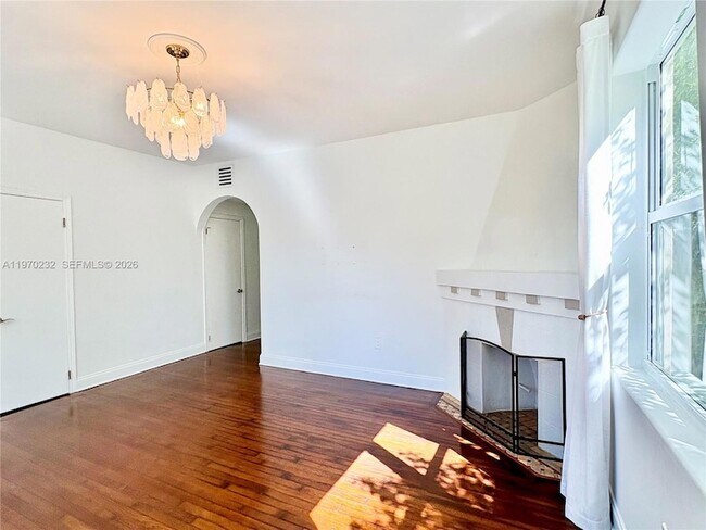 Foto del edificio - 1027 Euclid Ave