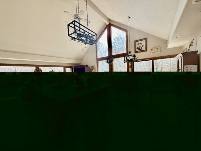 Foto del edificio - 6170 E Lake Dr