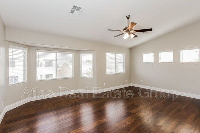 Building Photo - 304 Sharp Edge Ave