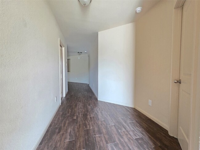 Building Photo - 2026 Naplechase Crest Dr