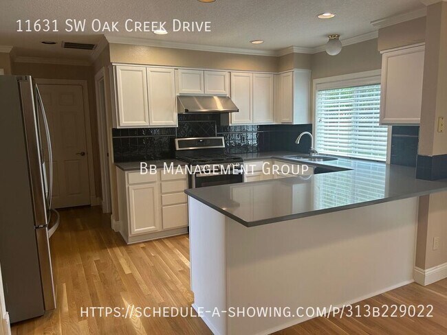 Building Photo - 11631 SW Oak Creek Dr