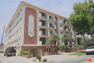 Building Photo - 125 Montana Ave